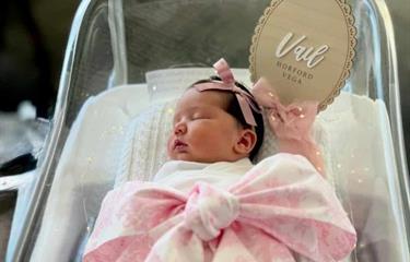 amelia-vega-y-al-horford-le-dan-la-bienvenida-a-su-sexto-hijo