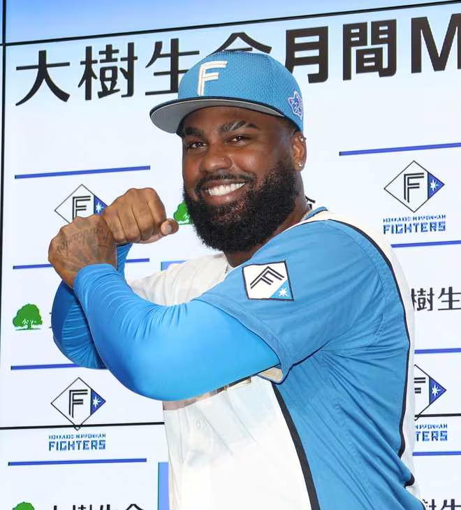 pica-y-se-extiende:-franmil-reyes-dominicano-mas-destacado-en-beisbol-japones