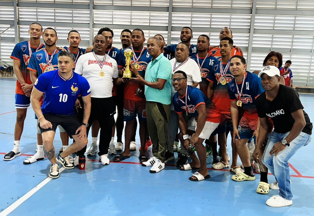 la-vega-repite-corona-campeon-nacional-superior-balonmano