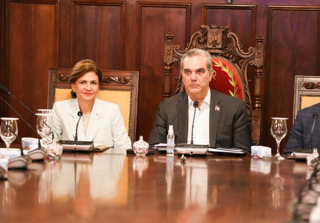 abinader-y-raquel-pena-encabezan-consejo-de-ministros-a-puertas-cerradas