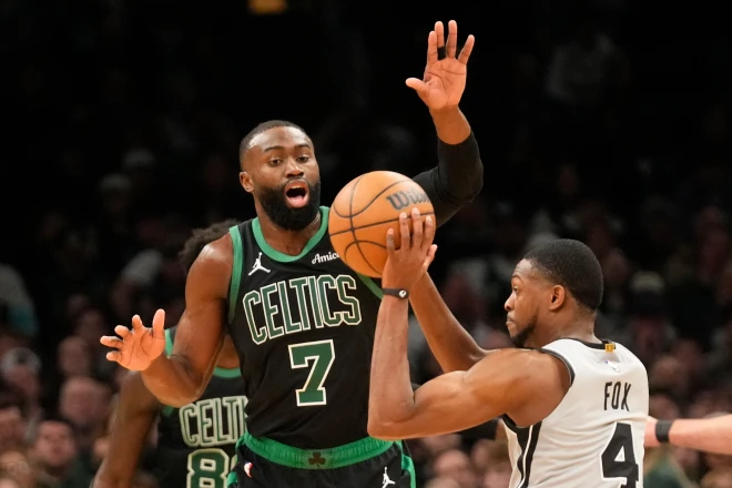 todos-los-resultados-nba:-browncritica-a-los-arbitros,-spursvencen-celtis