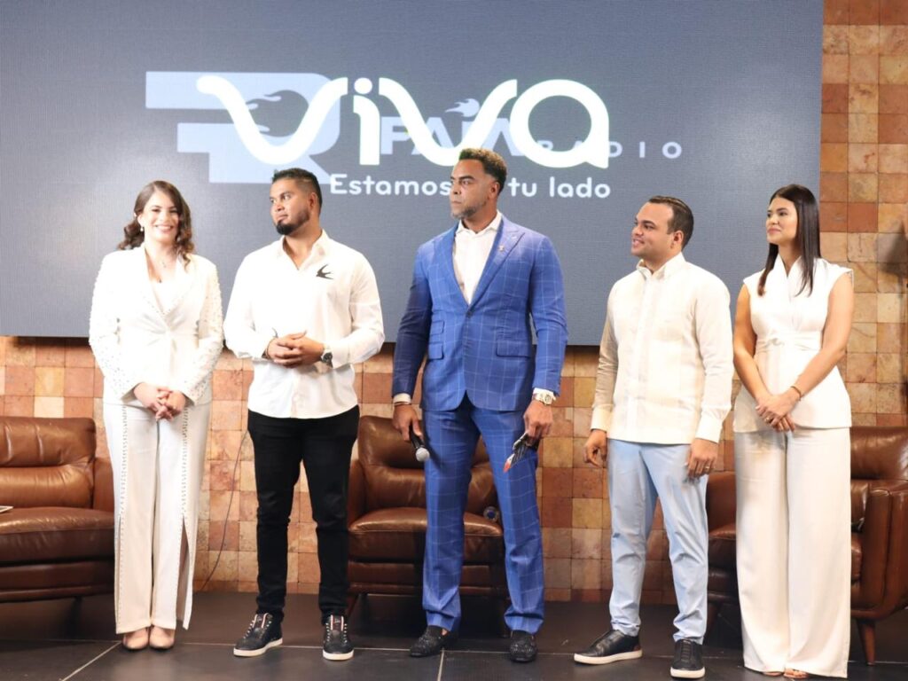 los-plus-rd-realizan-panel-con-nelson-cruz,-reconocen-a-yasser-gonzalez-e-invitan-a-luis-arraez