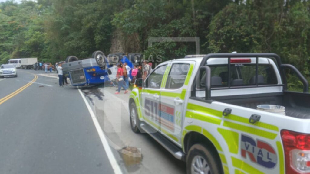 un-herido-tras-volcarse-patana-en-monte-plata