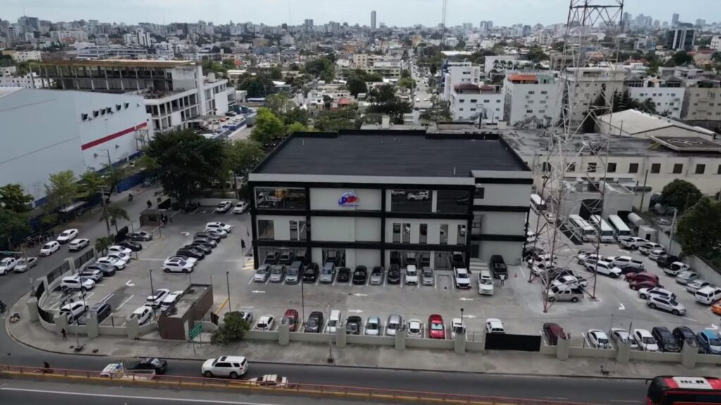 la-direccion-general-de-pasaportes-estrena-nueva-sede-en-la-av-dr.-fernando-alberto-defillo