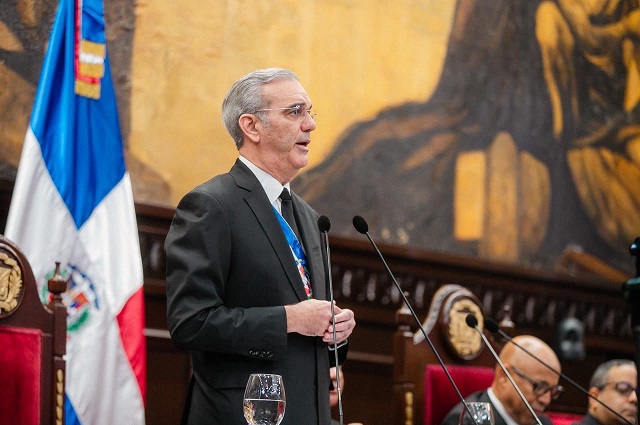 presidente-luis-abinader-resalta-historica-inversion-superior-a-rd$6-mil-millones-en-deportes