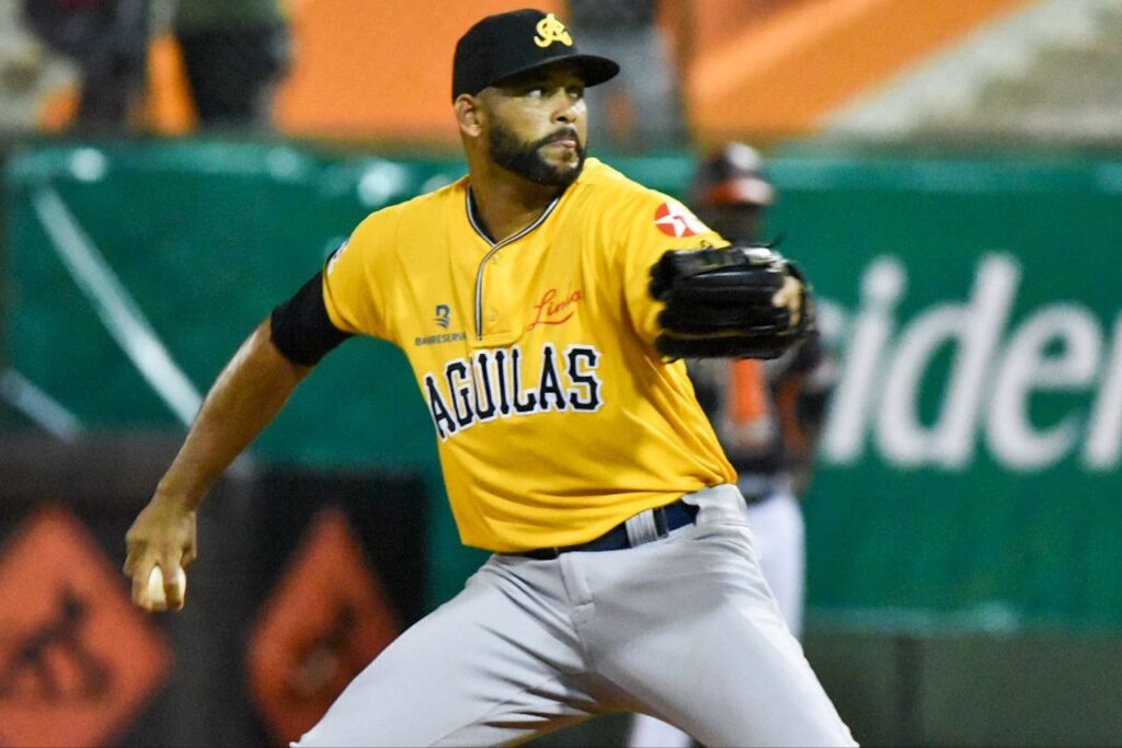 gigantes-firman-a-richard-rodriguez,-ronel-blanco,-enoli-paredes-y-aristides-aquino- 