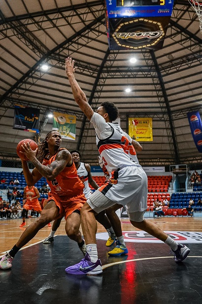 mirambeaux-lidera-triunfo-de-los-reales-ante-caneros- 