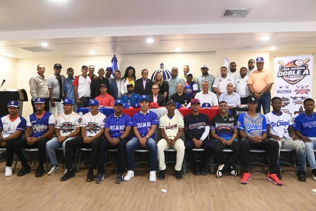 dedican-a-nelson-cruz-temporada-2026-de-la-liga-juvenil-aa-de-fedom