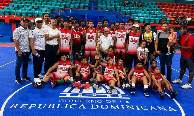 plaza-valerio-se-corona-campeon-del-baloncesto-u-20