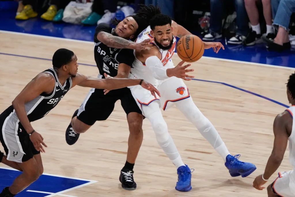 knicks-remontan-29-ante-los-spurs-y-quedan-a-un-triunfo-del-titulo