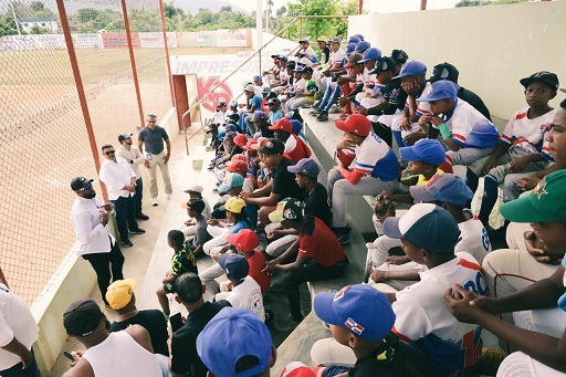 comisionado-de-beisbol-impacta-a-mas-de-100-ninos-en-san-juan