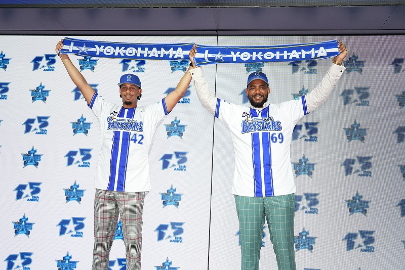  bido-y-encarnacion-presentado-por-dena-en-japon