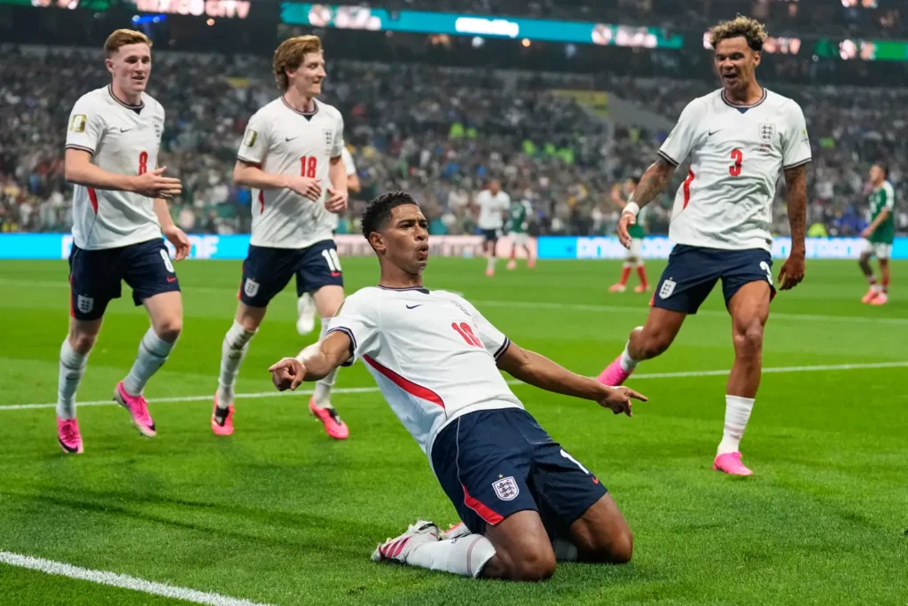 inglaterra-tumba-a-mexico-en-el-azteca-y-avanza-a-cuartos