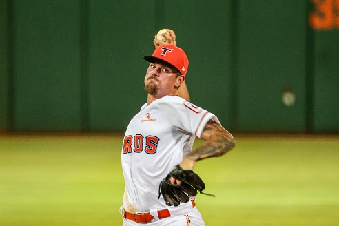 aaron-brooks-regresa-al-corral-para-apuntalar-la-rotacion-de-los-toros